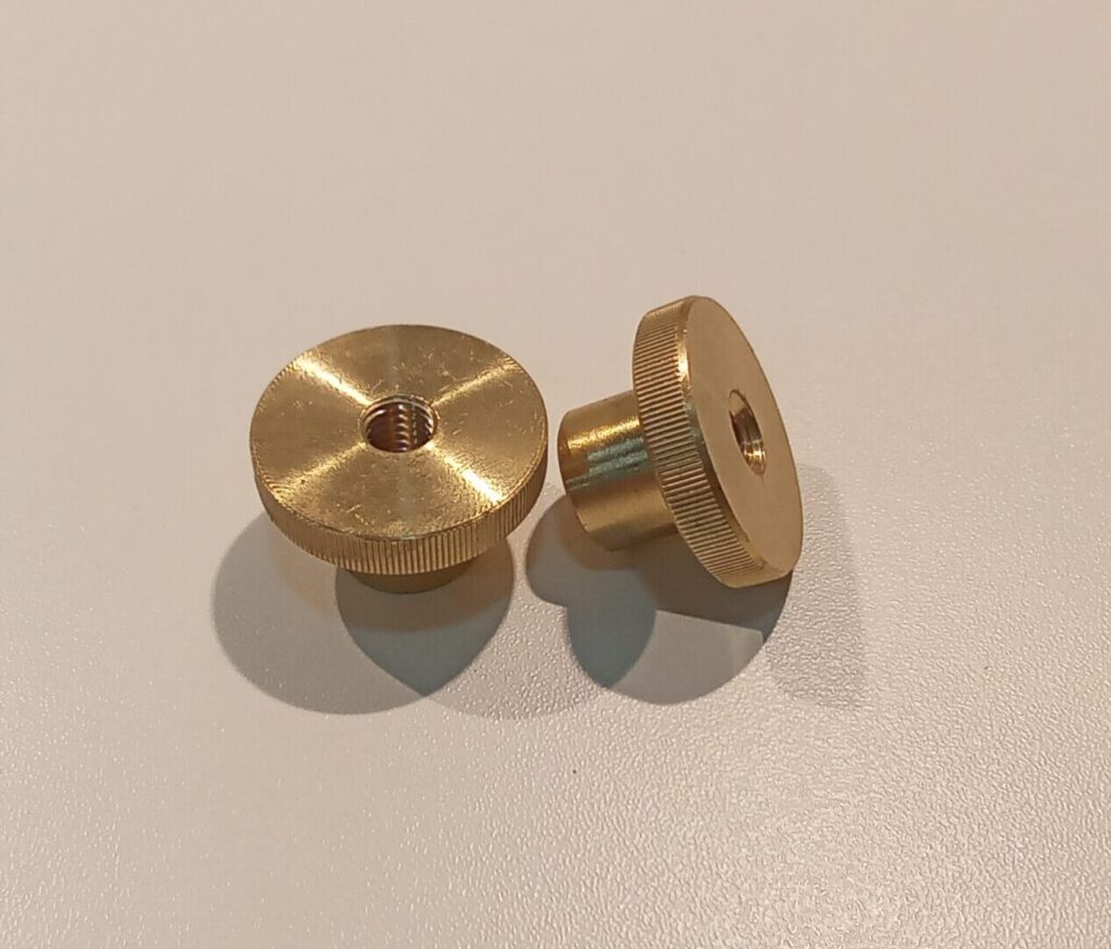 Thumb wheels messing